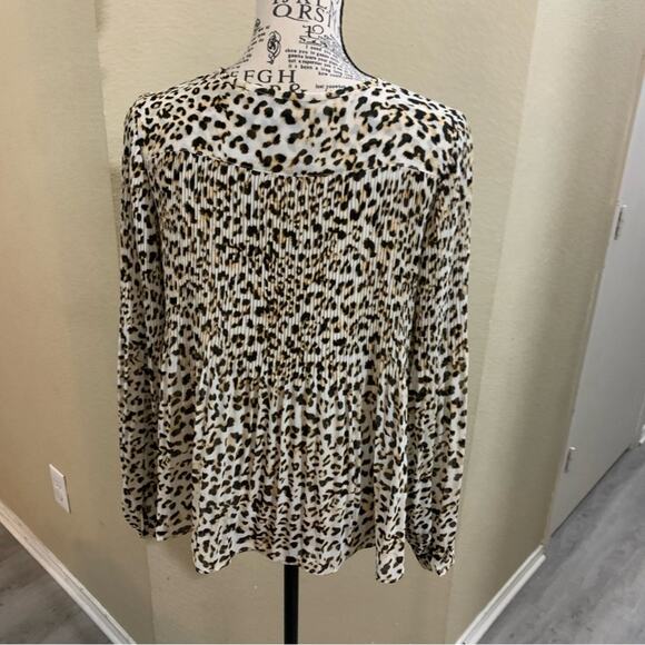Banana Republic animal print top size XS - Picture 3 of 7